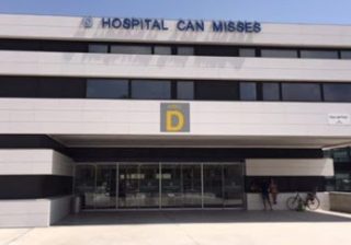 Ingresado en el hospital de Can Misses el primer viajero con coronavirus